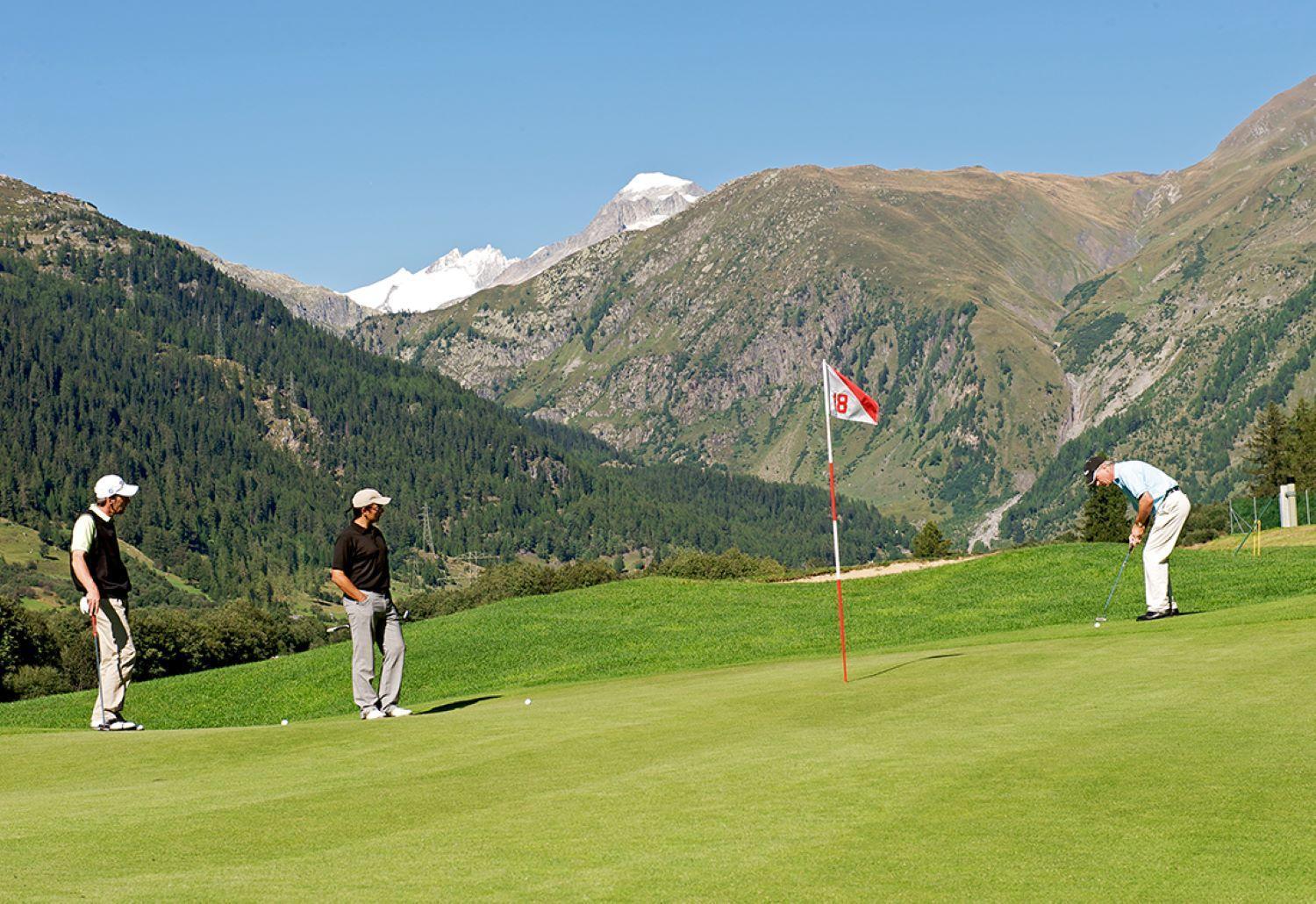 Hotel Hubertus Obergesteln ภายนอก รูปภาพ