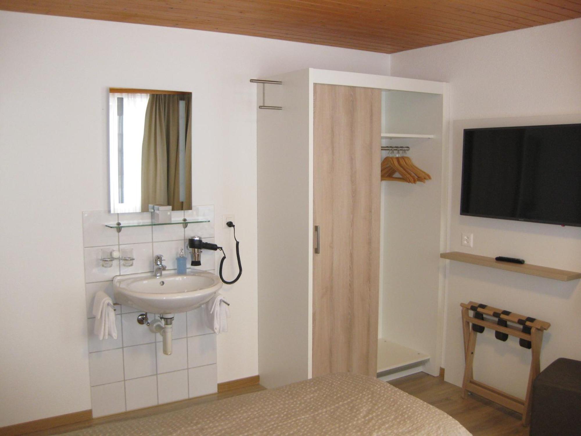 Hotel Hubertus Obergesteln ภายนอก รูปภาพ