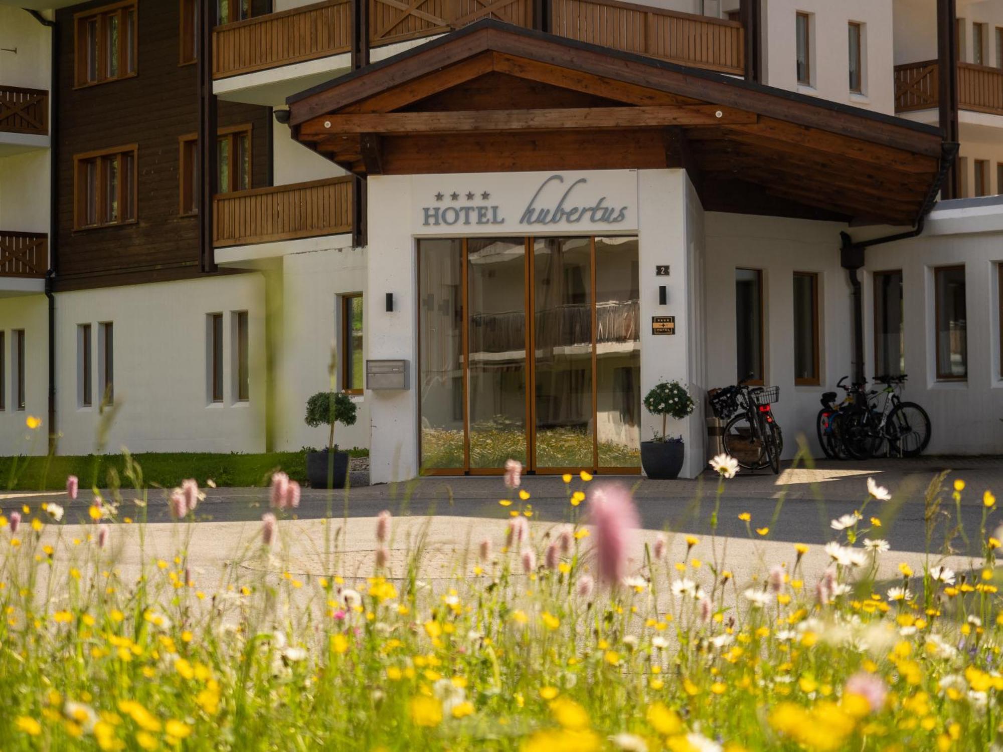 Hotel Hubertus Obergesteln ภายนอก รูปภาพ