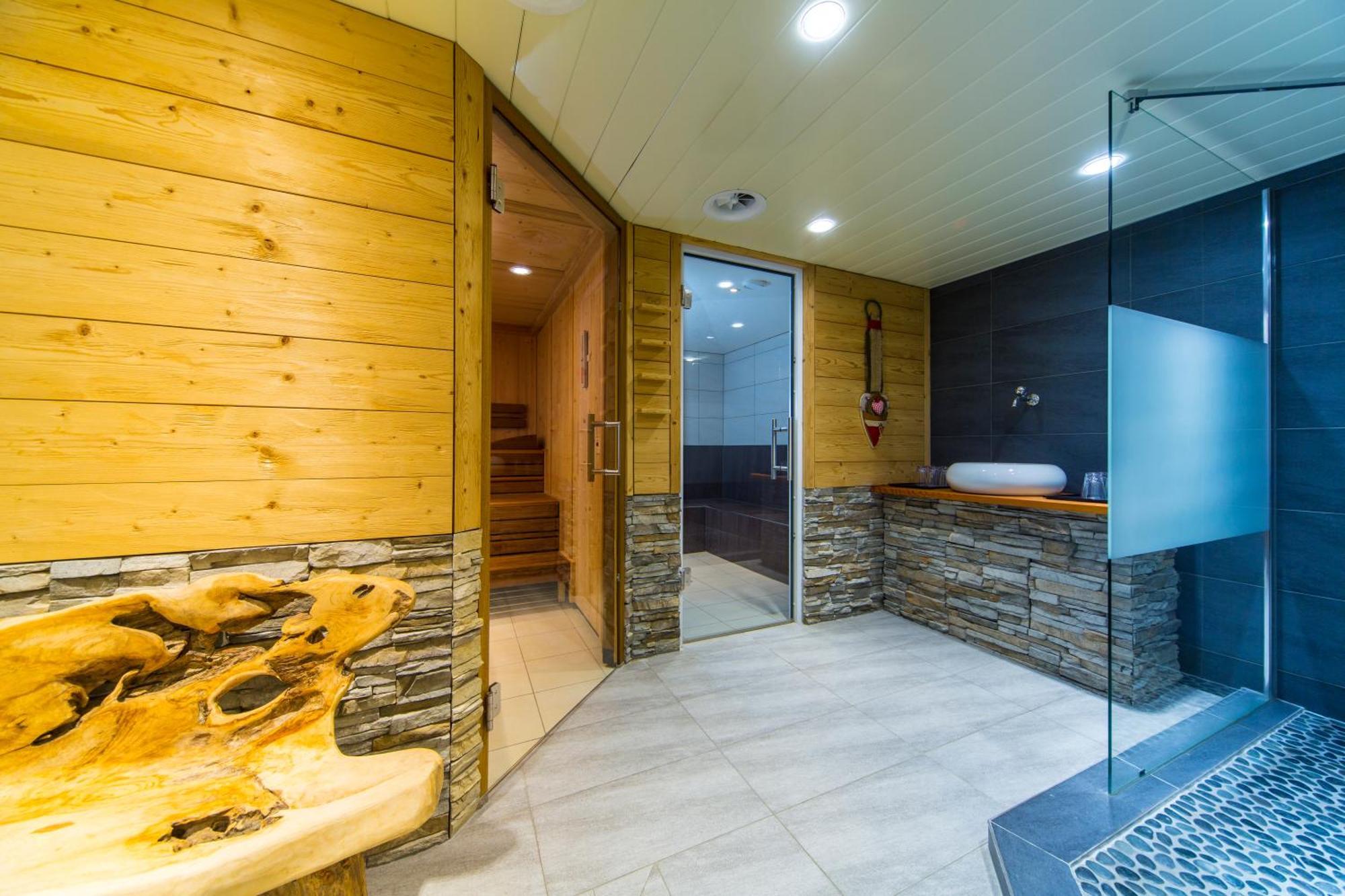 Hotel Hubertus Obergesteln ภายนอก รูปภาพ