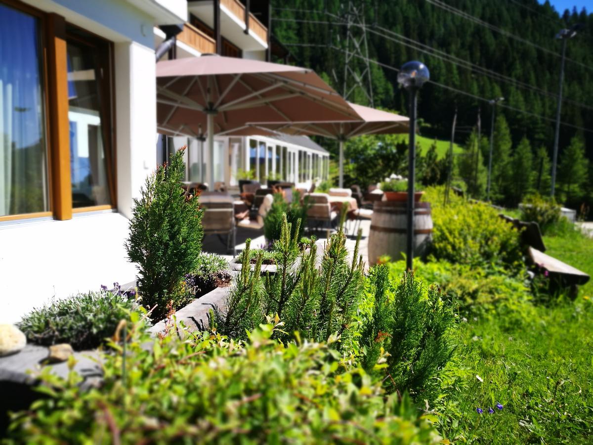 Hotel Hubertus Obergesteln ภายนอก รูปภาพ